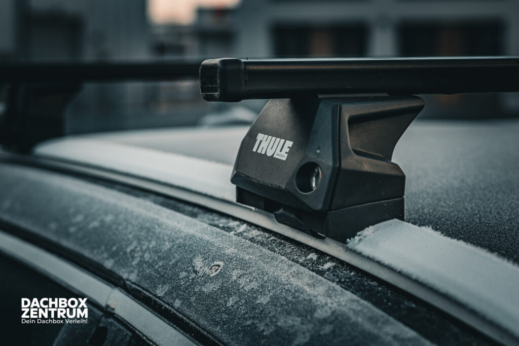 Dachträger am Auto montiert